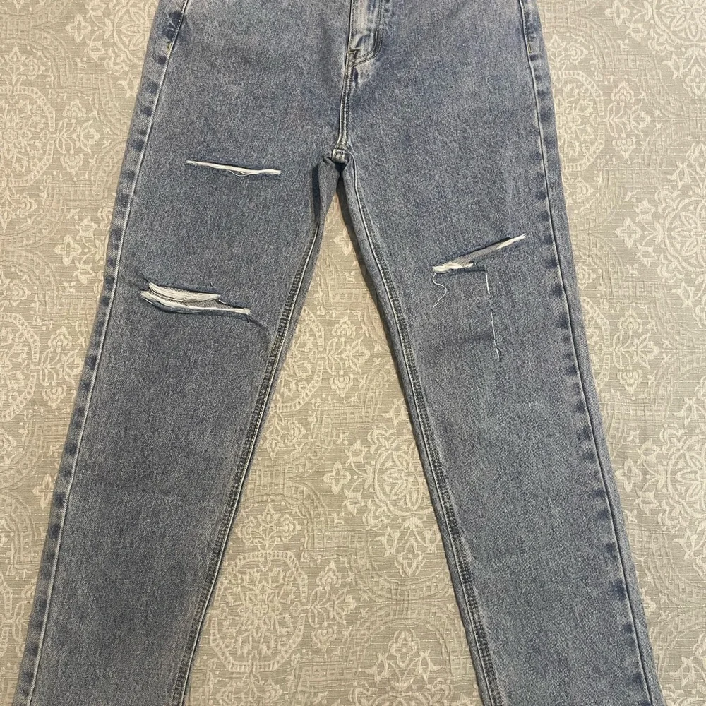 VICI Collection Mila High Rise Distressed Jeans - Picture 2 of 12